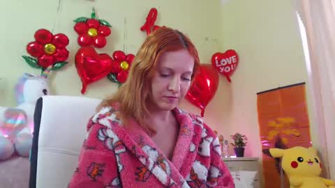 Snapshot of ladybigsmile chatting on February 14, 6:34 am Sima Ladybigsmile online show from February 14, 6:34 am