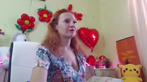 Snapshot of ladybigsmile chatting on February 18, 6:26 am Sima Ladybigsmile online show from February 18, 6:26 am