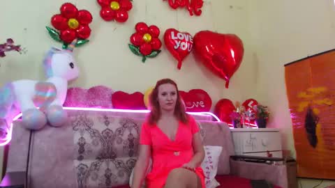 Snapshot of ladybigsmile chatting on February 19, 10:45 am Sima Ladybigsmile online show from February 19, 10:45 am