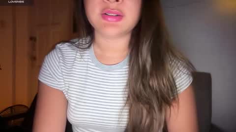 Snapshot of ladybird21 chatting on December 1, 7:02 am Aria online show from December 1, 7:02 am