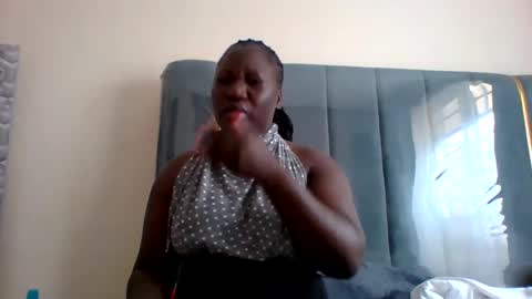 Snapshot of ladyblossoms19 chatting on December 24, 8:22 am lindah32 online show from December 24, 8:22 am