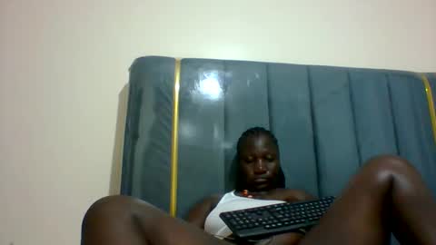 Snapshot of ladyblossoms19 chatting on December 26, 9:04 pm lindah32 online show from December 26, 9:04 pm