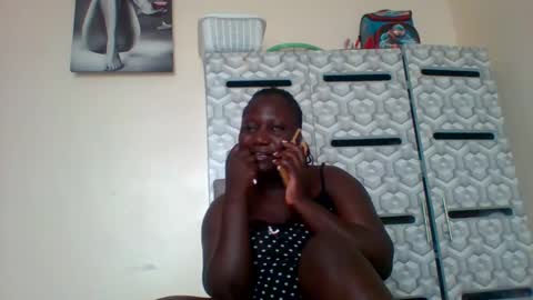 Snapshot of ladyblossoms19 chatting on January 4, 12:38 pm lindah32 online show from January 4, 12:38 pm