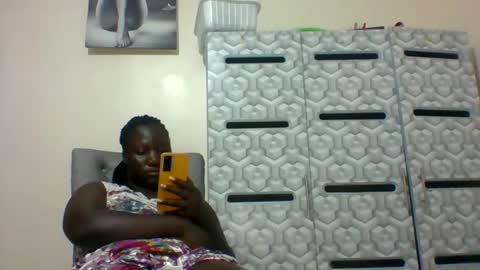 Snapshot of ladyblossoms19 chatting on January 8, 9:34 pm lindah32 online show from January 8, 9:34 pm