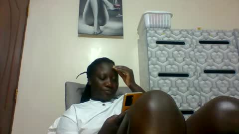 Snapshot of ladyblossoms19 chatting on January 15, 9:51 pm lindah32 online show from January 15, 9:51 pm