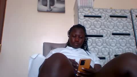 Snapshot of ladyblossoms19 chatting on January 16, 9:27 am lindah32 online show from January 16, 9:27 am