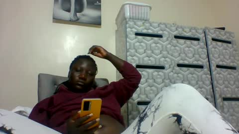 Snapshot of ladyblossoms19 chatting on January 17, 2:08 am lindah32 online show from January 17, 2:08 am