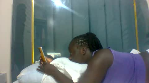 Snapshot of ladyblossoms19 chatting on January 20, 6:10 pm lindah32 online show from January 20, 6:10 pm