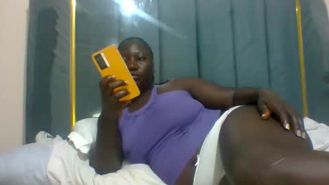 Snapshot of ladyblossoms19 chatting on January 20, 9:11 pm lindah32 online show from January 20, 9:11 pm