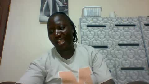 Snapshot of ladyblossoms19 chatting on January 22, 9:43 pm lindah32 online show from January 22, 9:43 pm