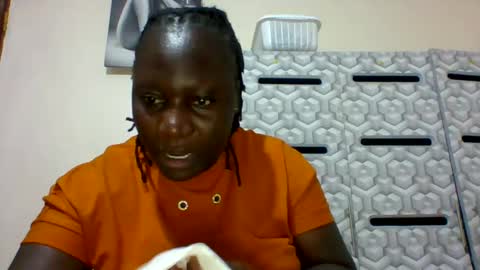 Snapshot of ladyblossoms19 chatting on January 23, 9:39 pm lindah32 online show from January 23, 9:39 pm