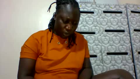 Snapshot of ladyblossoms19 chatting on January 26, 4:20 pm lindah32 online show from January 26, 4:20 pm