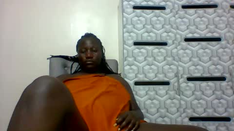 Snapshot of ladyblossoms19 chatting on January 27, 1:37 am lindah32 online show from January 27, 1:37 am