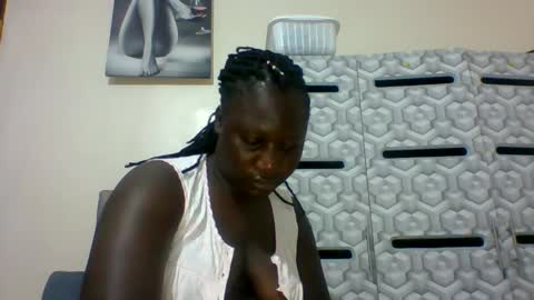 Snapshot of ladyblossoms19 chatting on January 27, 10:16 pm lindah32 online show from January 27, 10:16 pm