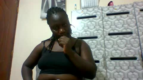 Snapshot of ladyblossoms19 chatting on January 30, 11:02 pm lindah32 online show from January 30, 11:02 pm