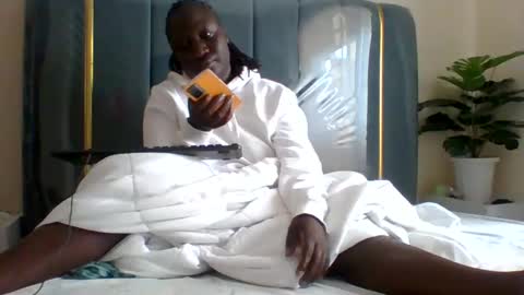 Snapshot of ladyblossoms19 chatting on February 12, 5:37 am lindah32 online show from February 12, 5:37 am