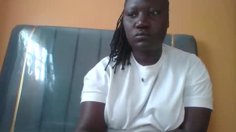 Snapshot of ladyblossoms19 chatting on October 10, 5:06 am lindah32 online show from October 10, 5:06 am