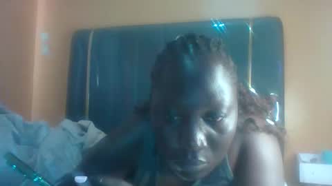 Snapshot of ladyblossoms19 chatting on October 29, 9:44 am lindah32 online show from October 29, 9:44 am