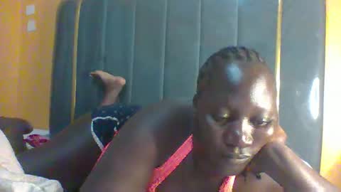 Snapshot of ladyblossoms19 chatting on November 19, 6:30 pm lindah32 online show from November 19, 6:30 pm