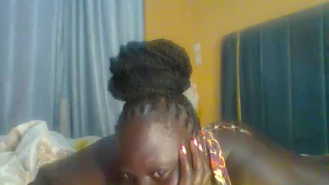 Snapshot of ladyblossoms19 chatting on December 16, 6:24 pm lindah32 online show from December 16, 6:24 pm