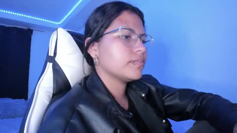 Snapshot of ladybrown_16 chatting on February 27, 3:25 am Lady online show from February 27, 3:25 am