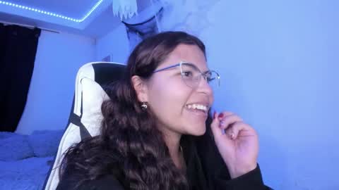 Snapshot of ladybrown_16 chatting on October 14, 3:07 am Lady online show from October 14, 3:07 am