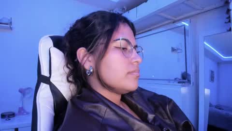 Lady  online show from May 23, 5:56 am