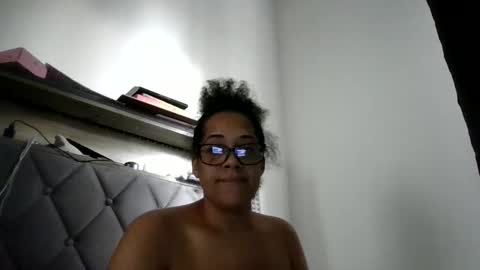 Snapshot of ladycinnabon chatting on November 9, 3:10 pm Stephanie online show from November 9, 3:10 pm