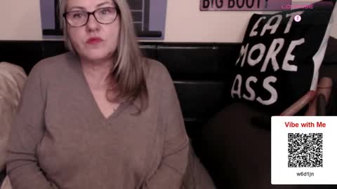 Snapshot of ladylanaxo chatting on November 9, 9:40 am Next Stream online show from November 9, 9:40 am