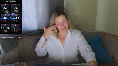 Snapshot of ladylucky_ chatting on October 20, 2:01 am ladylucky_ online show from October 20, 2:01 am