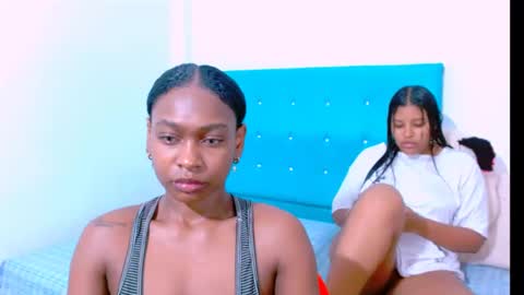 Snapshot of ladypussy69779756 chatting on January 14, 12:56 pm laura online show from January 14, 12:56 pm