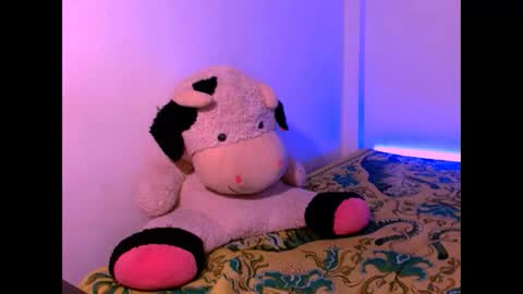 Snapshot of ladypussy69779756 chatting on October 30, 2:51 pm laura online show from October 30, 2:51 pm