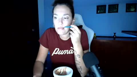 Snapshot of ladysusurros chatting on October 26, 2:17 am ladysusurros online show from October 26, 2:17 am