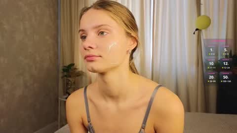 Snapshot of lafeti chatting on October 23, 6:45 am Lilia online show from October 23, 6:45 am