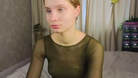 Snapshot of lafeti chatting on October 24, 6:43 am Lilia online show from October 24, 6:43 am