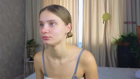 Snapshot of lafeti chatting on October 26, 7:14 am Lilia online show from October 26, 7:14 am