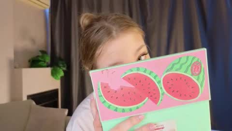 Snapshot of lafeti chatting on November 28, 6:27 am Lilia online show from November 28, 6:27 am