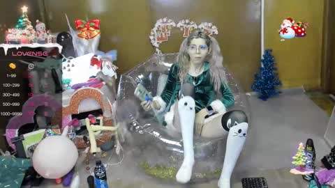 Snapshot of laflakita21 chatting on December 17, 9:43 pm Skinnygirl online show from December 17, 9:43 pm