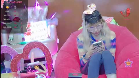 Skinnygirl online show from April 4, 11:13 pm