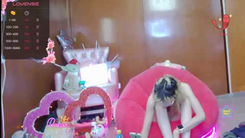 Skinnygirl online show from April 15, 11:49 pm