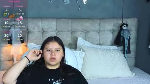 Snapshot of laia_and_aloby chatting on October 30, 10:21 pm online show from October 30, 10:21 pm