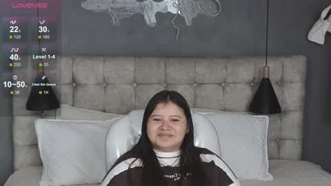 Snapshot of laia_and_aloby chatting on November 6, 10:21 pm online show from November 6, 10:21 pm