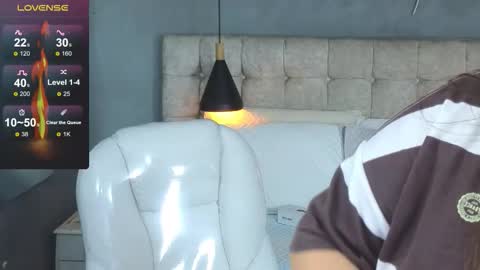 Snapshot of laia_and_aloby chatting on November 14, 10:18 pm online show from November 14, 10:18 pm