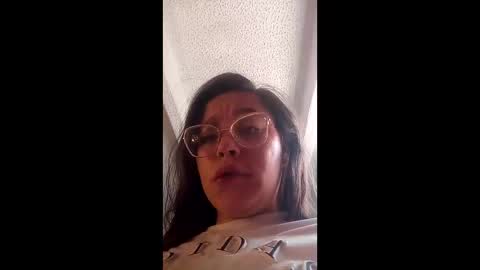 Snapshot of laia_hadid chatting on February 22, 3:54 pm laia_hadid online show from February 22, 3:54 pm