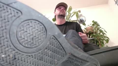 Snapshot of laidback_and_chill chatting on January 1, 11:51 pm Rick online show from January 1, 11:51 pm