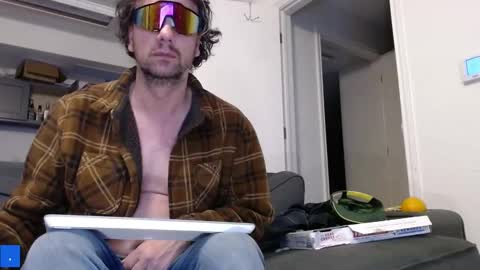 Snapshot of laidback_and_chill chatting on March 10, 7:42 am Rick online show from March 10, 7:42 am