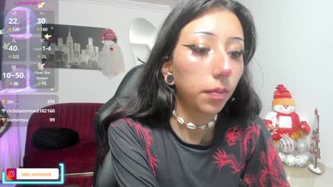 Snapshot of laila_angel chatting on December 8, 10:57 pm laila_angel online show from December 8, 10:57 pm