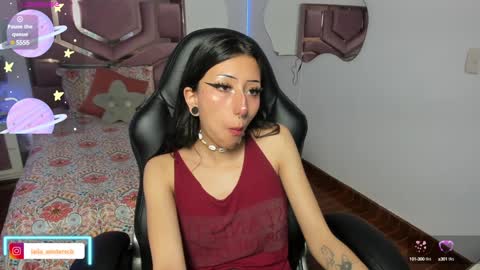 Snapshot of laila_angel chatting on December 9, 11:03 pm laila_angel online show from December 9, 11:03 pm