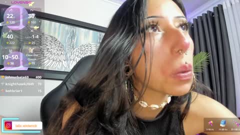 Snapshot of laila_angel chatting on December 23, 11:06 pm laila_angel online show from December 23, 11:06 pm