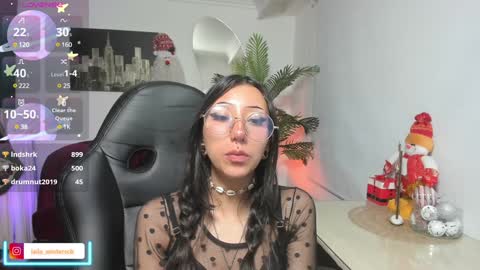 Snapshot of laila_angel chatting on January 7, 8:13 am laila_angel online show from January 7, 8:13 am